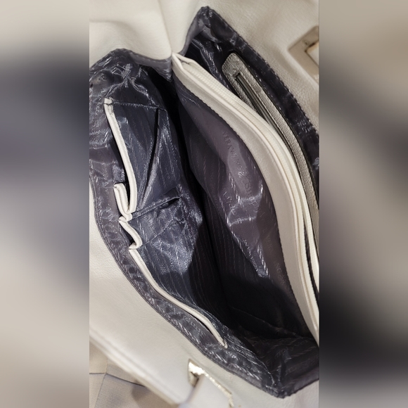 Simply Vera Tote Bag - Picture 3 of 8